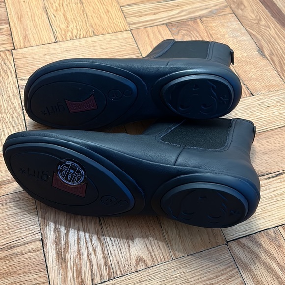 Camper Right Nina Chelsea Boots Black Size 37 / 7 NIB - Picture 6 of 8